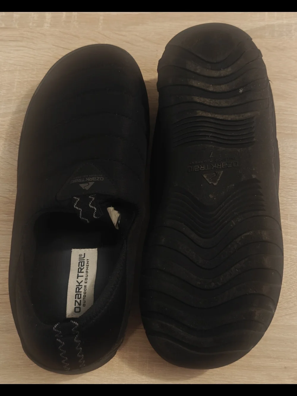 OZARK TRAIL Men's Puffer Shoes SZ 7 Loafer/Slipper Black Memory Foam